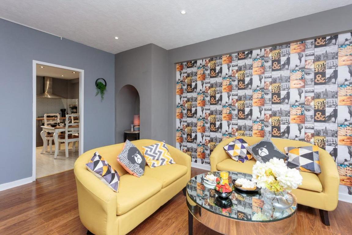 Gorgeous 3-Bed Flat, 15 Minutes To City Centre 에든버러 외부 사진