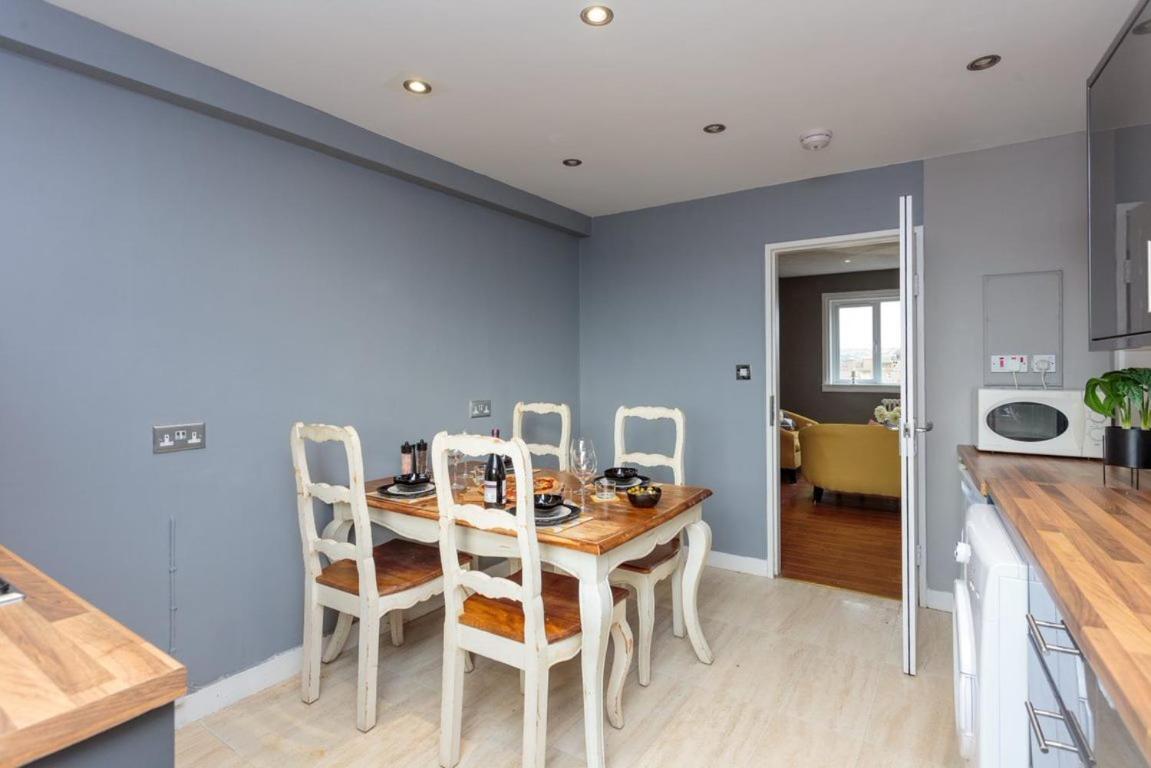 Gorgeous 3-Bed Flat, 15 Minutes To City Centre 에든버러 외부 사진